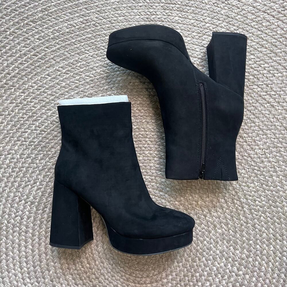 Wild Pair Heeled Boot Sz 9M